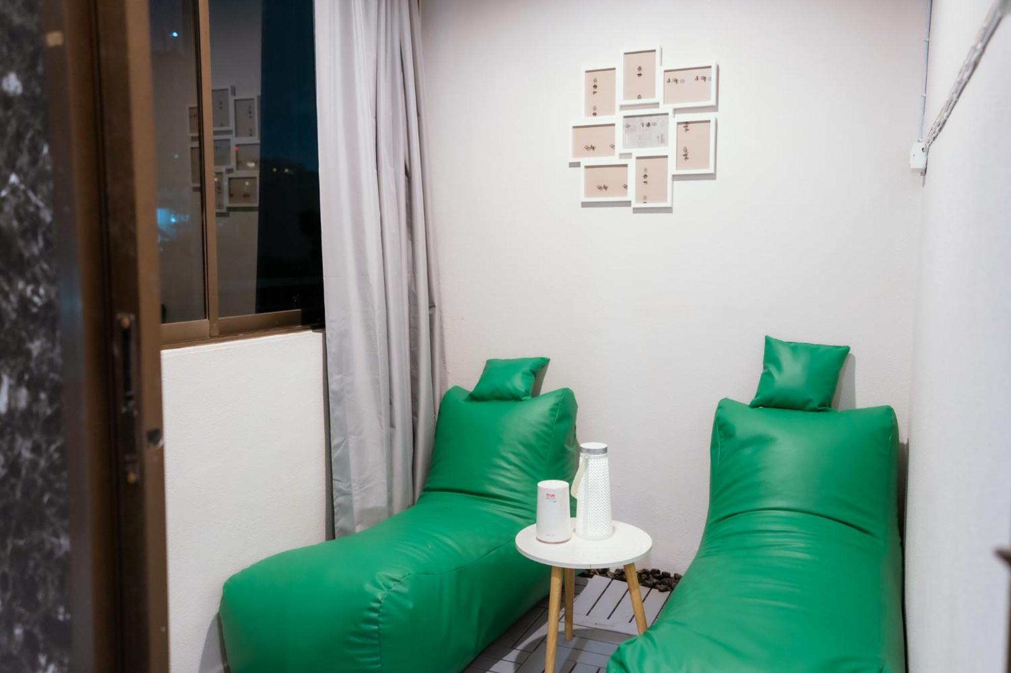 420 Hostel - Ekkamai Buds & Beds Bangkok Exteriér fotografie