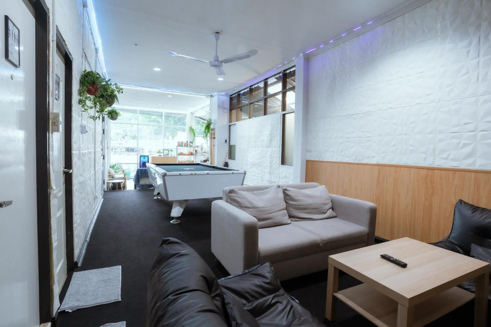 420 Hostel - Ekkamai Buds & Beds Bangkok Exteriér fotografie