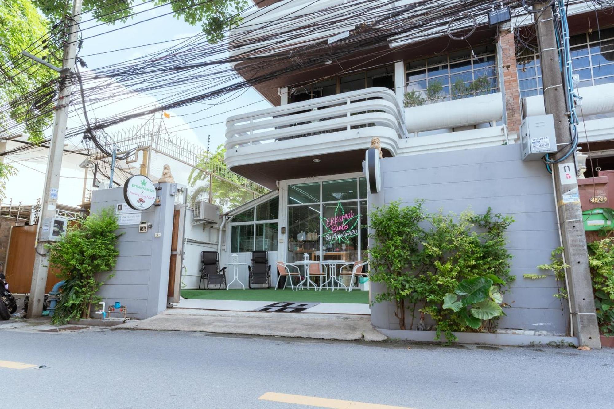 420 Hostel - Ekkamai Buds & Beds Bangkok Exteriér fotografie